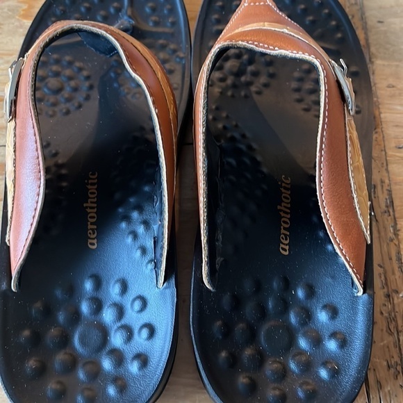 Nwt AEROTHOTIC Arch Support Flip Flips MIRAGE PLATFORM SANDALS Tan 7 - Picture 6 of 10